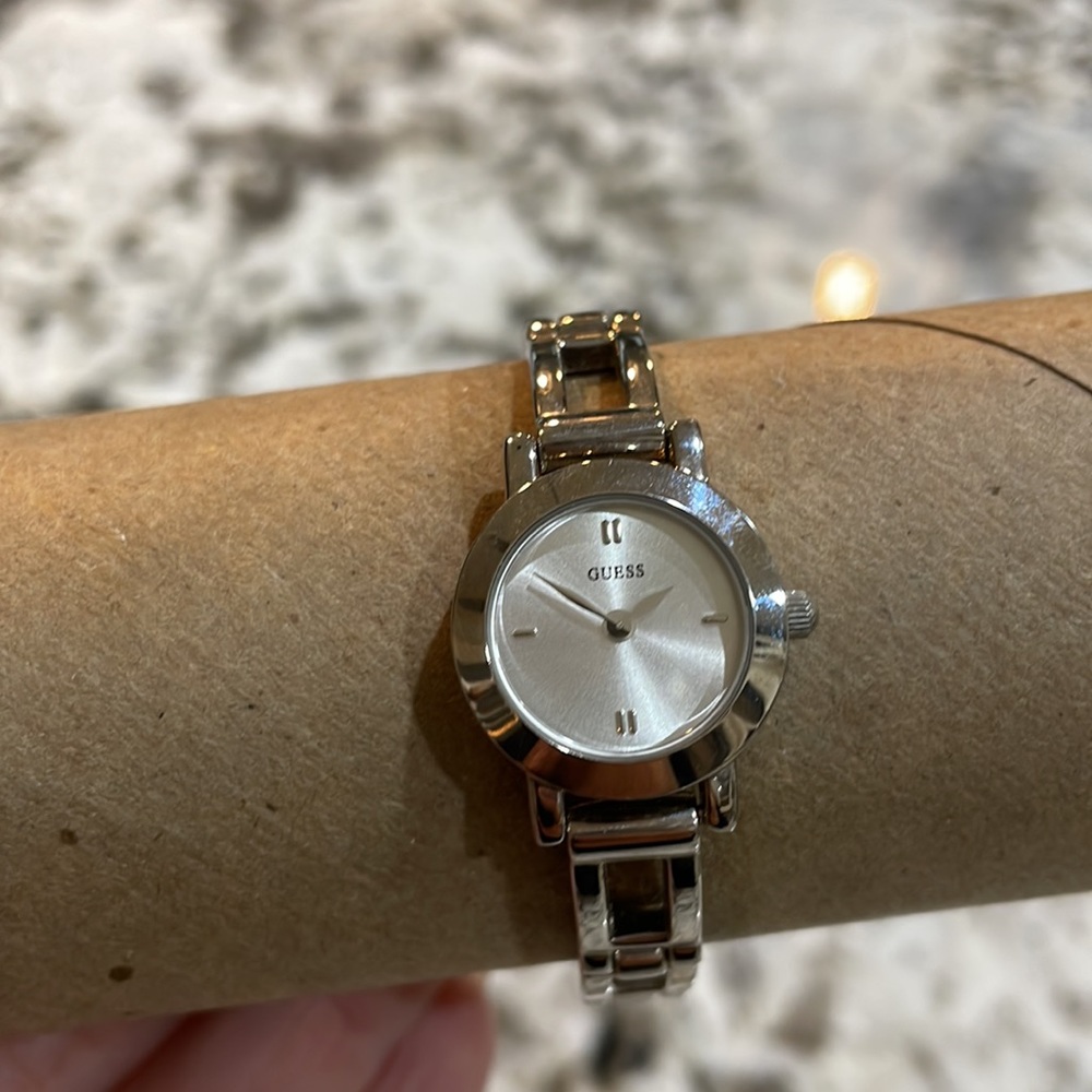 Guess Watch - Picture 3 of 4